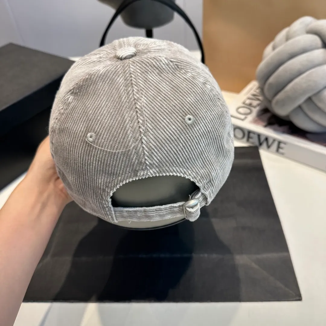 P50 Chrome Hearts 💓Early spring Korean style fashion retro distressed hole hat worn design versatile baseball cap peaked cap